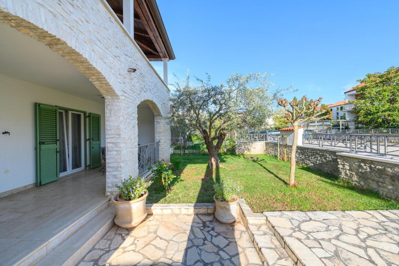 Apartman Inteuro Porec Bagian luar foto