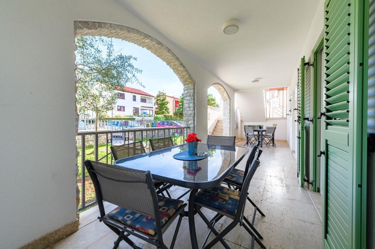 Apartman Inteuro Porec Bagian luar foto