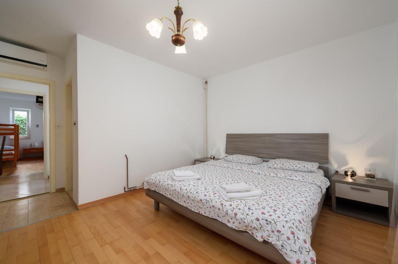 Apartman Inteuro Porec Bagian luar foto